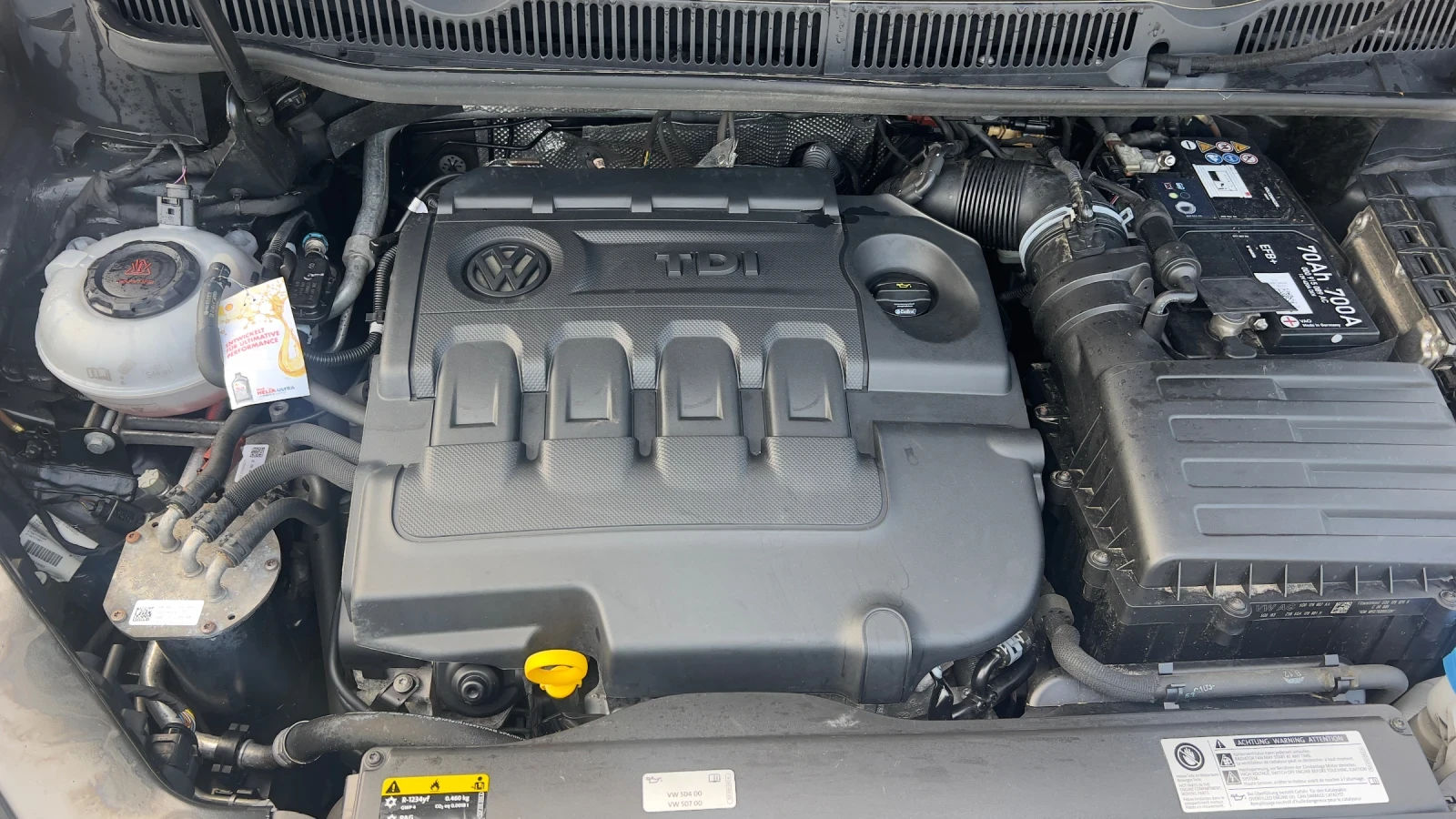 VW Touran 2.0/150Highline  DSG DISTRONIC led без зъбележка , снимка 11 - Автомобили и джипове - 55015279