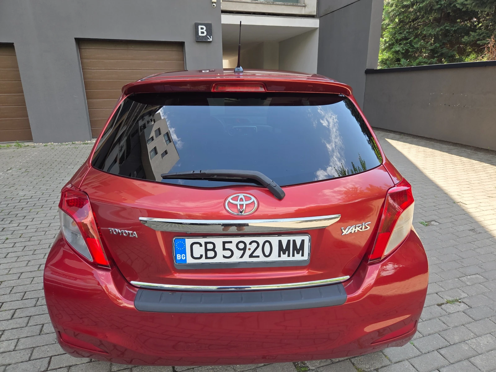 Toyota Yaris 2012g.1330куб.101к.с., снимка 7 - Автомобили и джипове - 55341386
