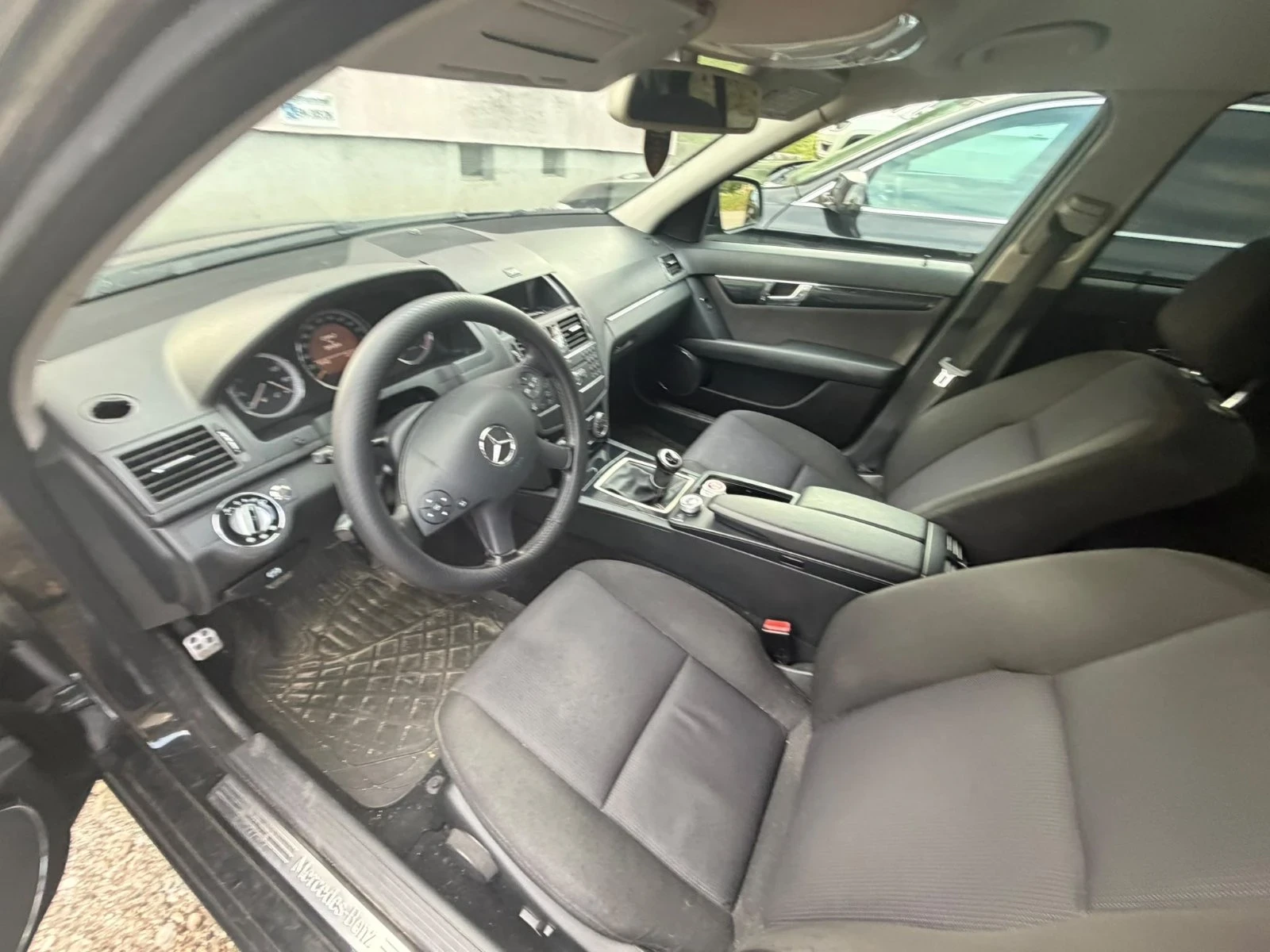 Mercedes-Benz C 220, снимка 8 - Автомобили и джипове - 55405262