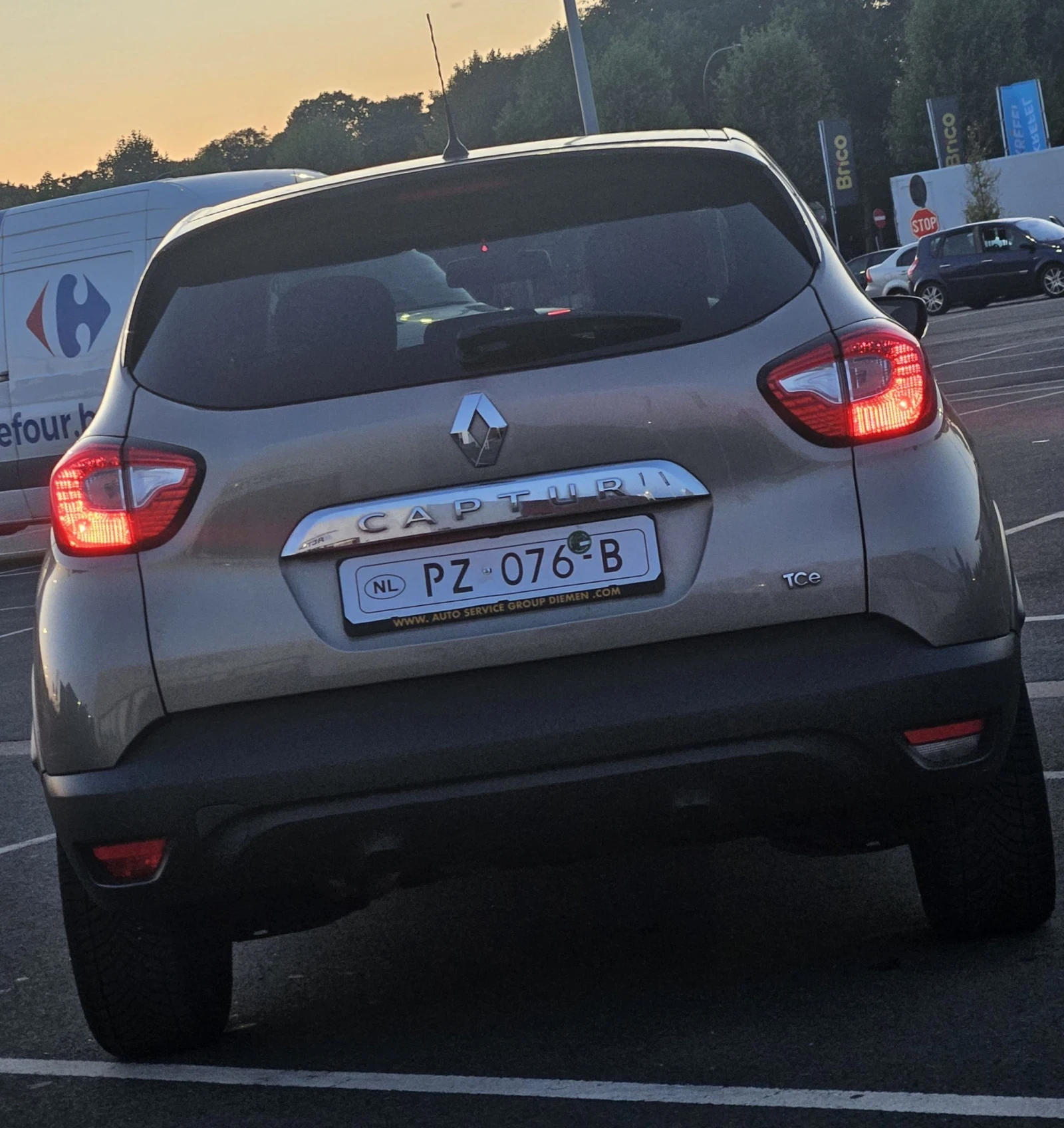 Renault Captur 1.2CTE Automatic 2016, снимка 5 - Автомобили и джипове - 55468846