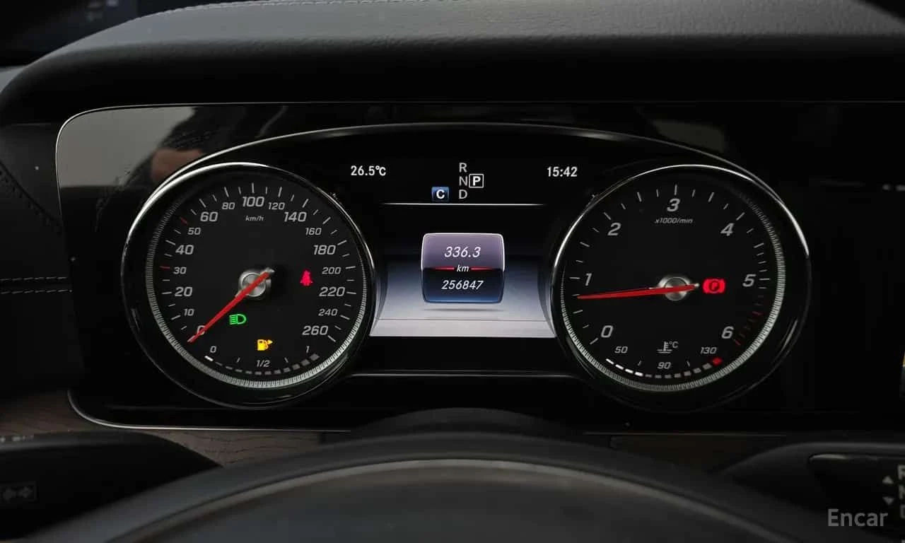 Mercedes-Benz E 220 * E220d 4MATIC Exclusive * ЦЕНА ДО БГ, снимка 8 - Автомобили и джипове - 55629886