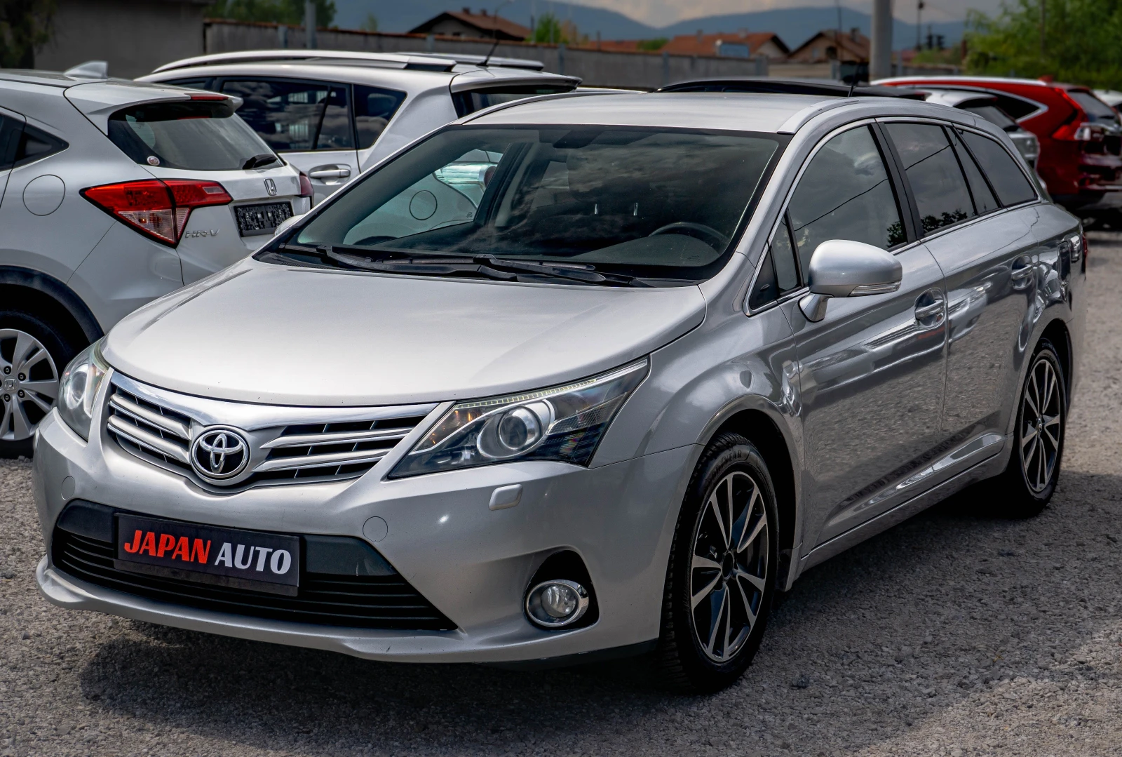Toyota Avensis 2.0 D-4D ALCANTARA | С ГАРАНЦИЯ!