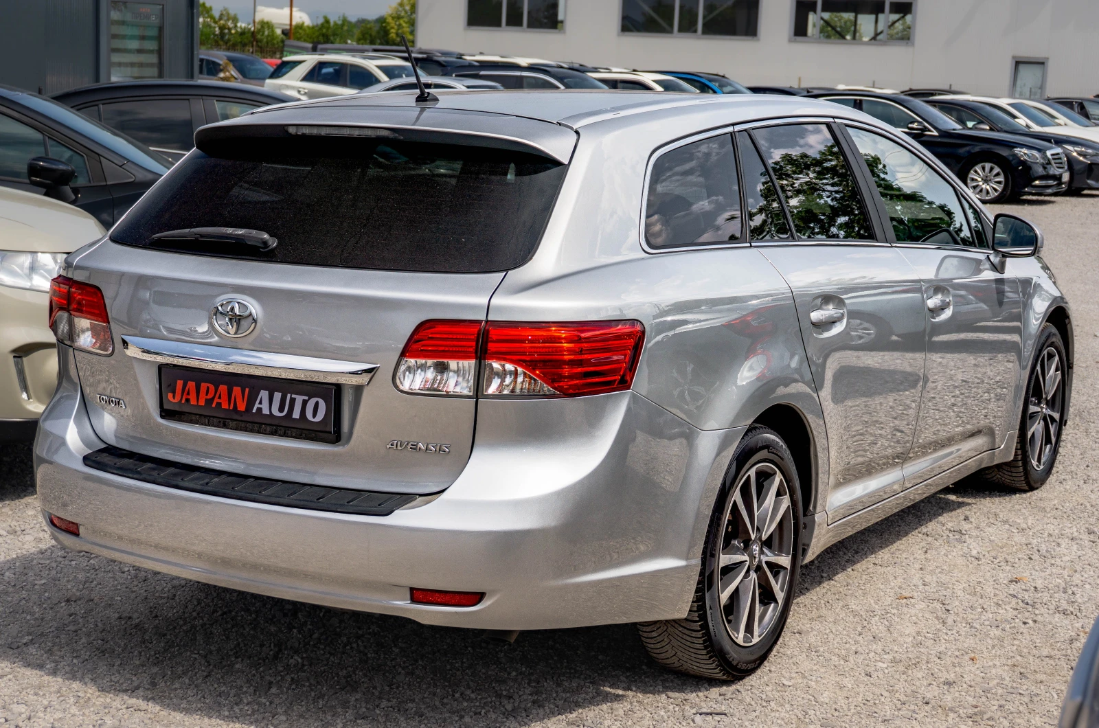 Toyota Avensis 2.0 D-4D ALCANTARA | С ГАРАНЦИЯ!, снимка 4 - Автомобили и джипове - 55800602