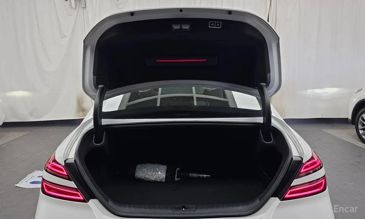 Genesis G70 Sports Package, Wide sunroof, снимка 3 - Автомобили и джипове - 55951858