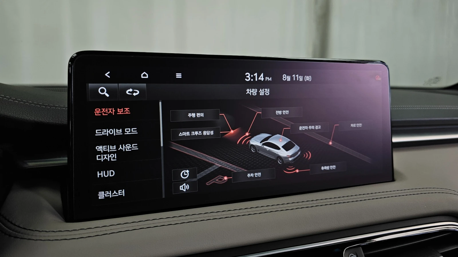 Genesis G70 Sports Package, Wide sunroof, снимка 14 - Автомобили и джипове - 55951858