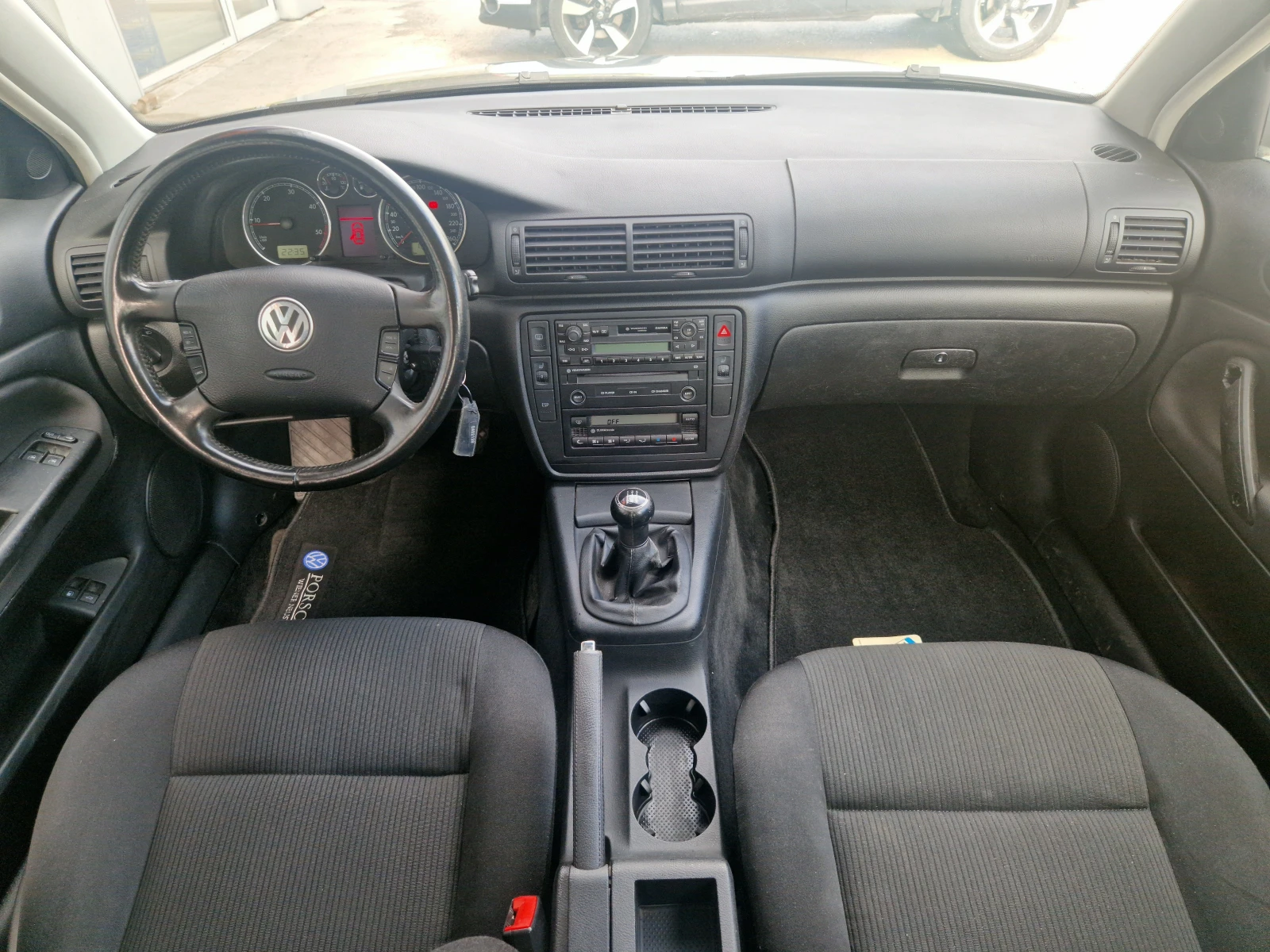 VW Passat 1.9TDI 132000км!!!, снимка 12 - Автомобили и джипове - 56635497