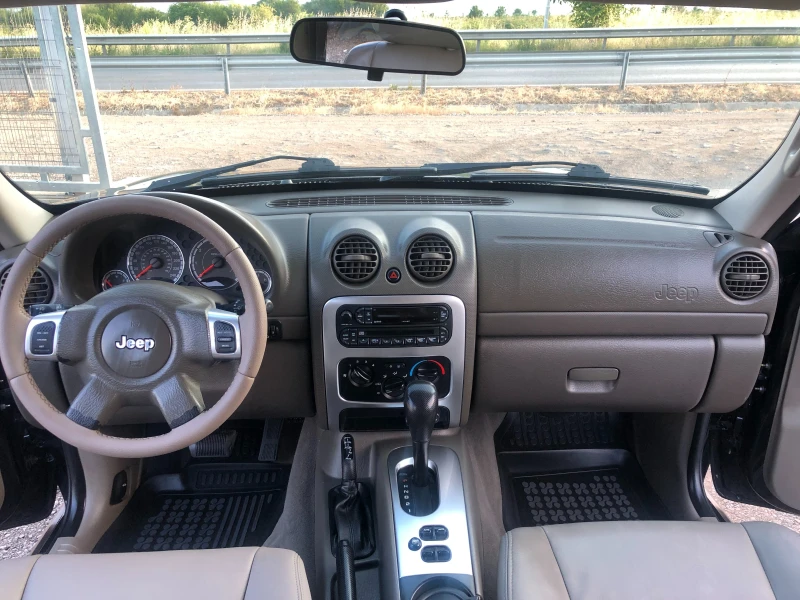 Jeep Cherokee 3.7 LIMITED ГЪРЦИЯ, снимка 15 - Автомобили и джипове - 50635602