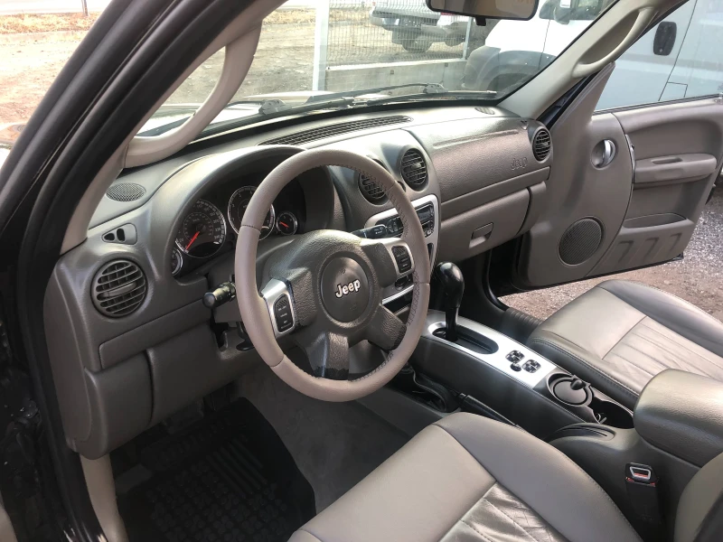 Jeep Cherokee 3.7 LIMITED ГЪРЦИЯ, снимка 9 - Автомобили и джипове - 50635602