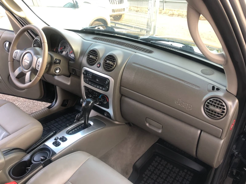 Jeep Cherokee 3.7 LIMITED ГЪРЦИЯ, снимка 14 - Автомобили и джипове - 50635602