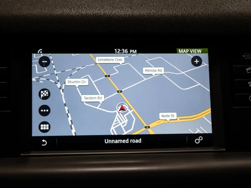 Land Rover Discovery Sport * SE AWD BLIND SPOTS NAVIGATION REAR VIEW CAMERA *, снимка 13 - Автомобили и джипове - 52866530