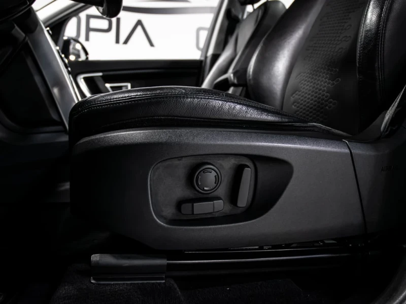 Land Rover Discovery Sport * SE AWD BLIND SPOTS NAVIGATION REAR VIEW CAMERA *, снимка 11 - Автомобили и джипове - 52866530