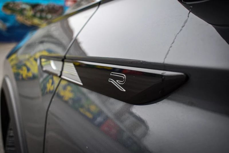 VW Tiguan 4 motion * R-line, снимка 3 - Автомобили и джипове - 52886884