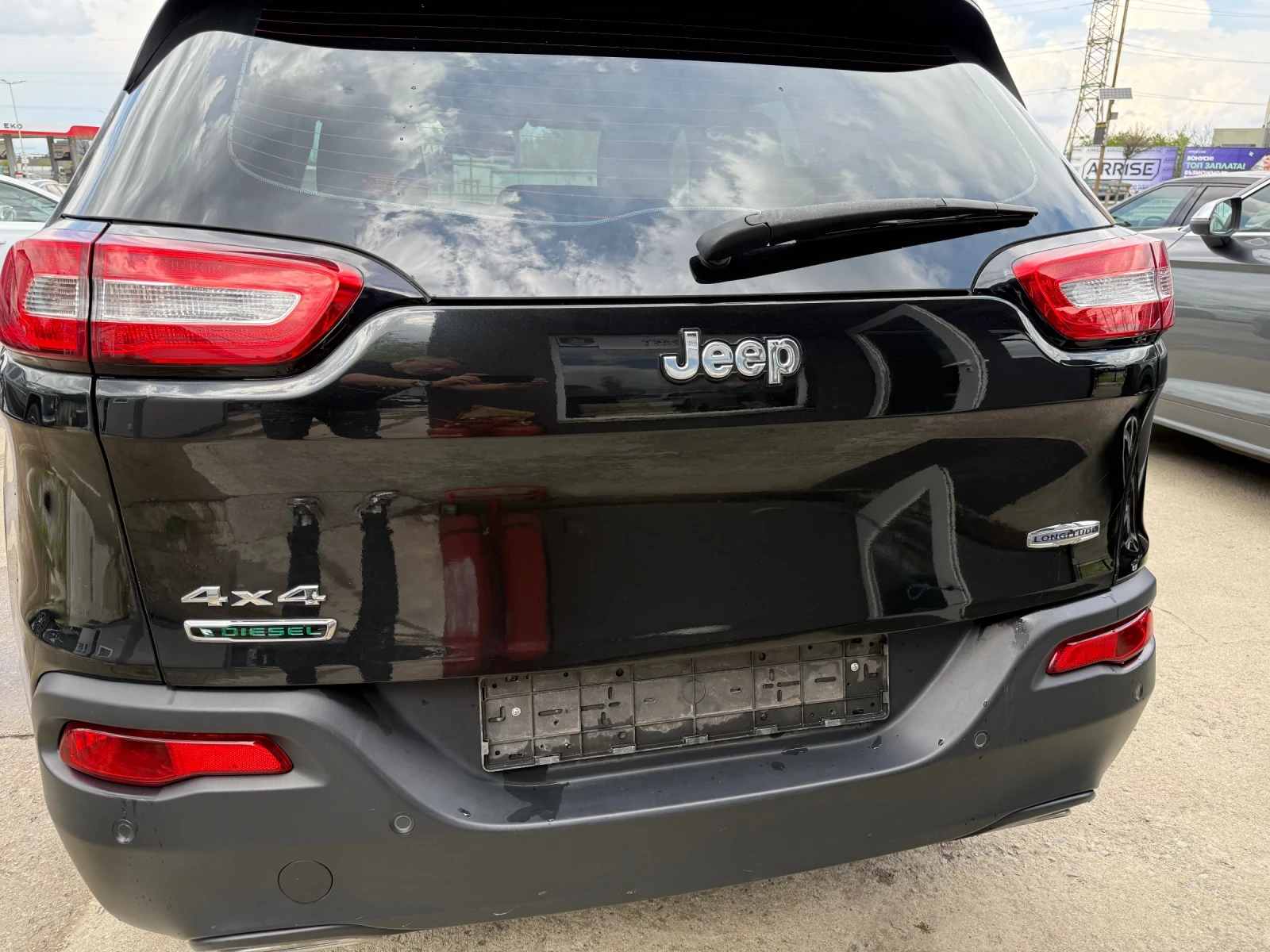 Jeep Cherokee 2.2Mjet 9-speed 185ps 4х4 Longitude AUT LED - изображение 6