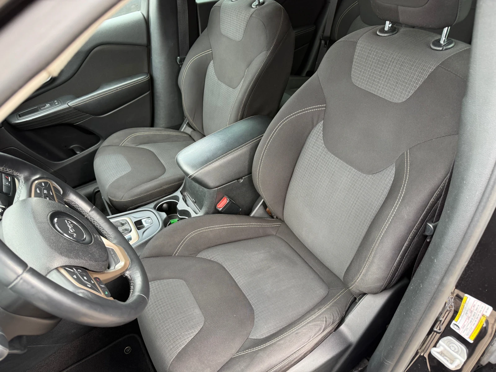 Jeep Cherokee 2.2Mjet 9-speed 185ps 4х4 Longitude AUT LED - изображение 10