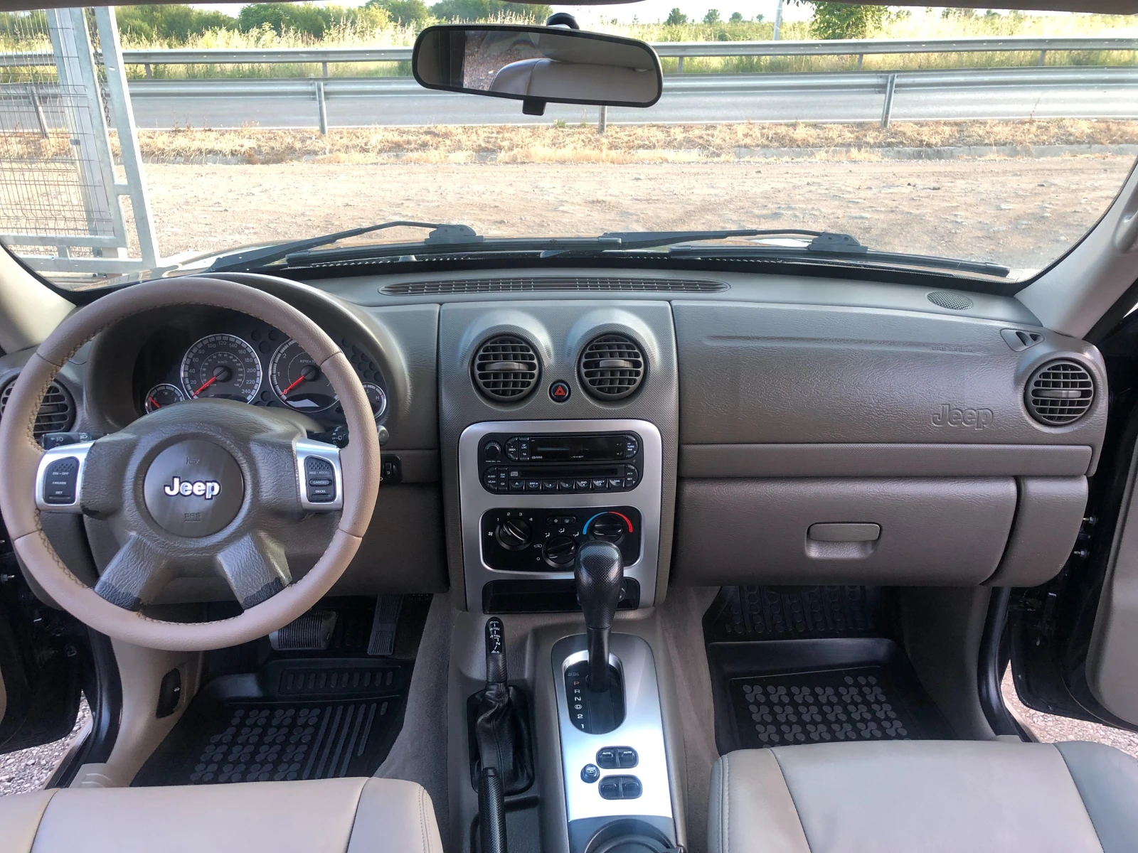 Jeep Cherokee 3.7 LIMITED  | Mobile.bg   15