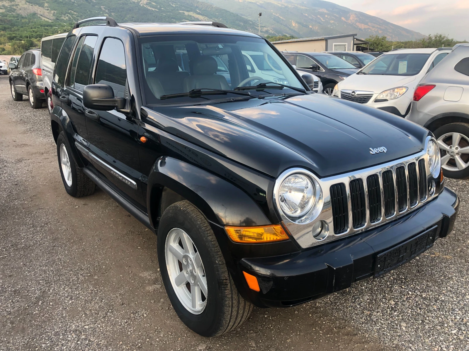 Jeep Cherokee 3.7 LIMITED ГЪРЦИЯ - изображение 3