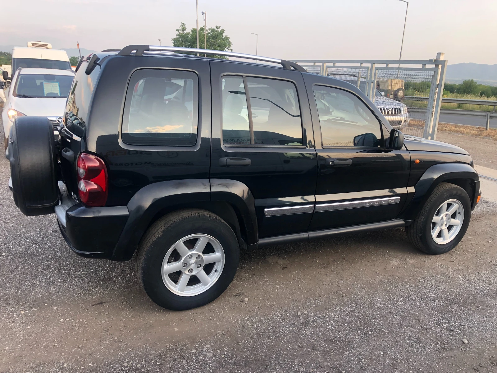 Jeep Cherokee 3.7 LIMITED ГЪРЦИЯ - изображение 4