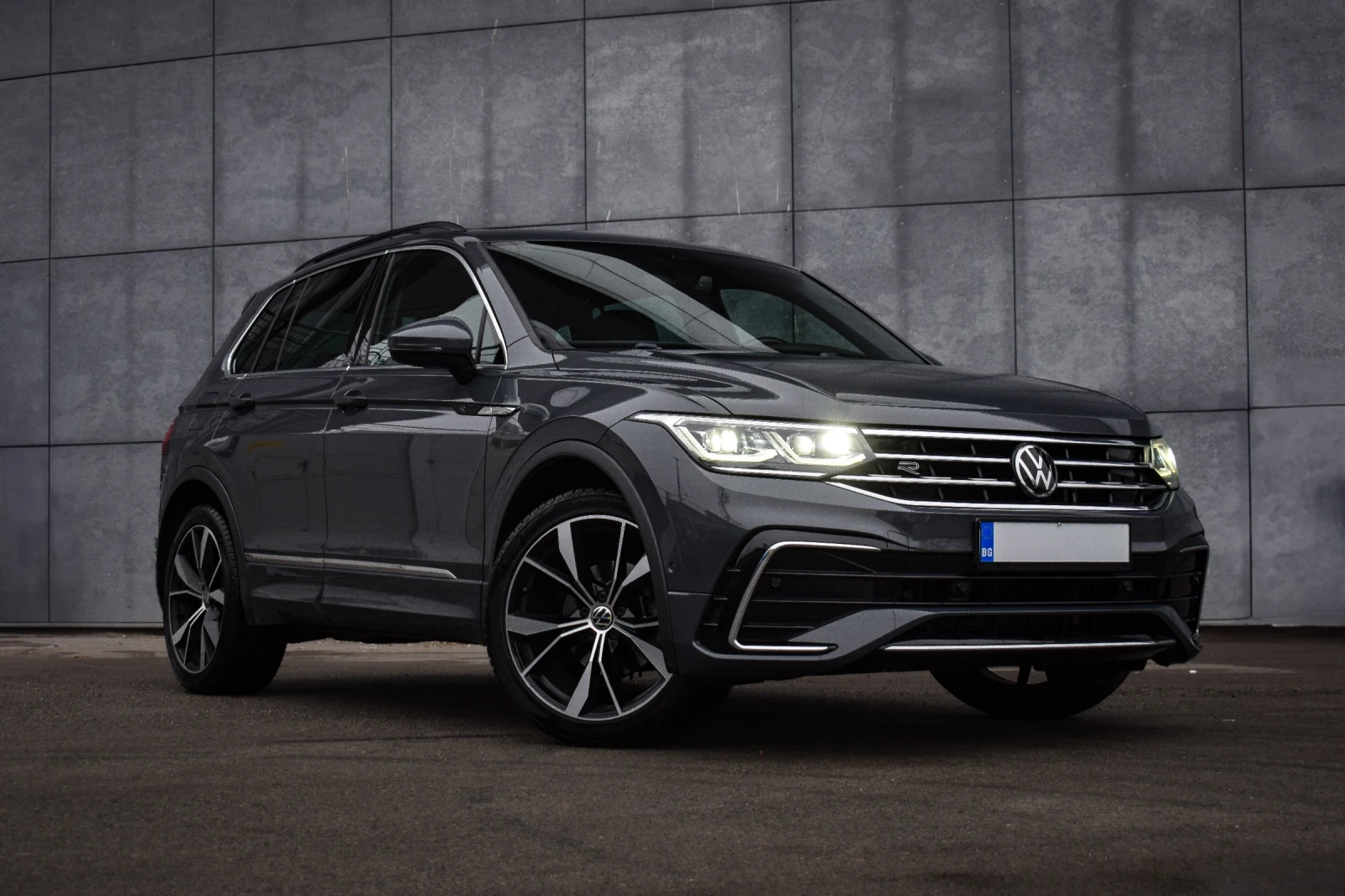 VW Tiguan 4 Motion* R-line*  | Mobile.bg � ����������� 2