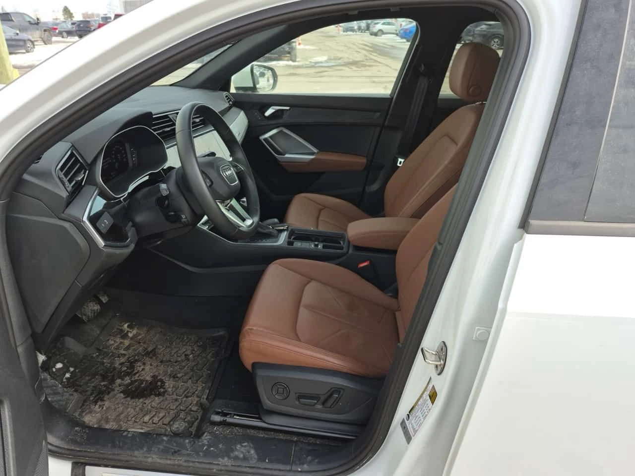 Audi Q3 Quattro* PANORAMA* 2 KEYS* CARFAX  - изображение 9