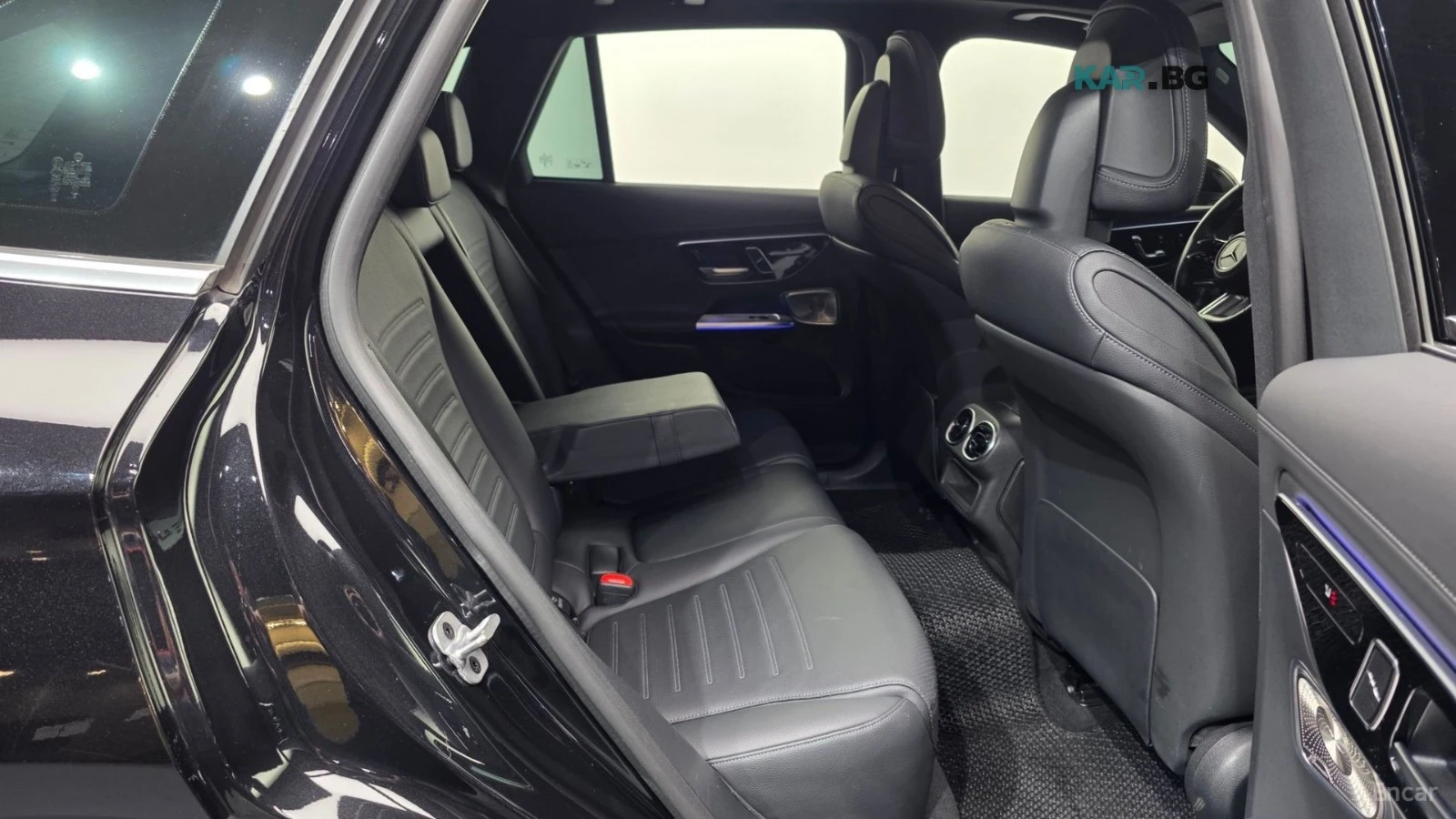 Mercedes-Benz GLC 300 4MATIC* AMG-LINE* DISTRONIC* BURMESTER* 360* ОБДУХ, снимка 10 - Автомобили и джипове - 55951719
