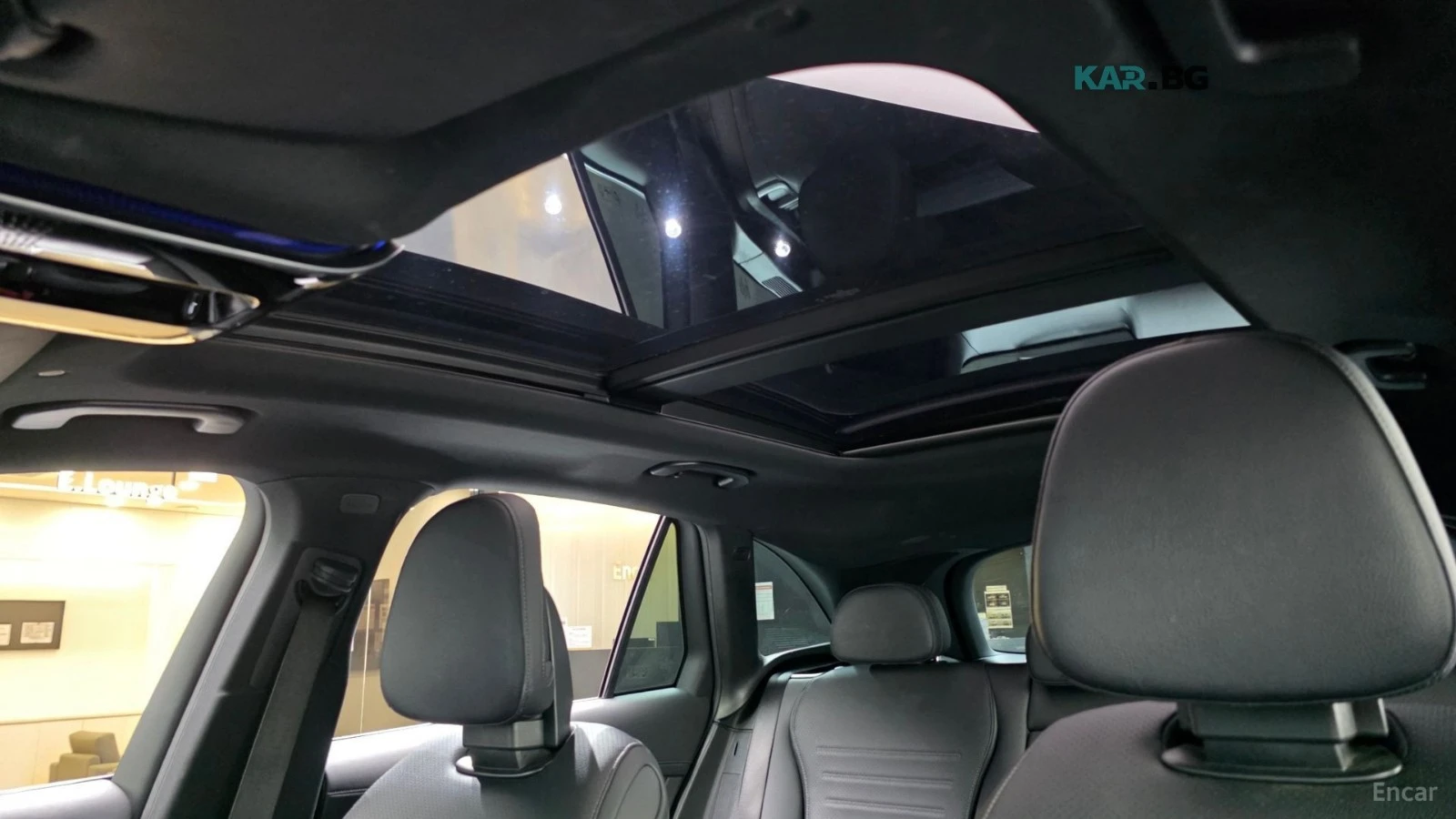 Mercedes-Benz GLC 300 4MATIC* AMG-LINE* DISTRONIC* BURMESTER* 360* ОБДУХ, снимка 15 - Автомобили и джипове - 55951719