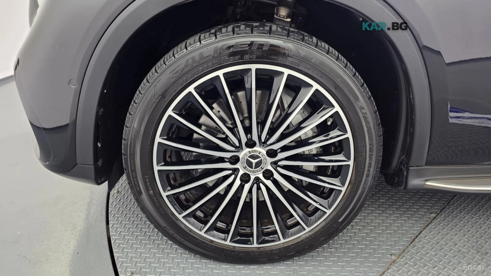 Mercedes-Benz GLC 300 4MATIC* AMG-LINE* DISTRONIC* BURMESTER* 360* ОБДУХ, снимка 16 - Автомобили и джипове - 55951719