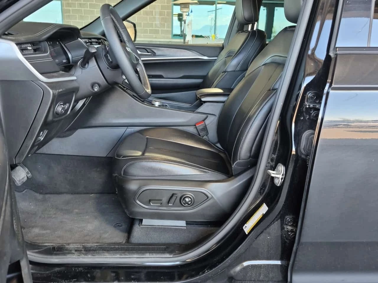 Jeep Grand cherokee Limited / 360 / Distronic / Carfax , снимка 3 - Автомобили и джипове - 56262433