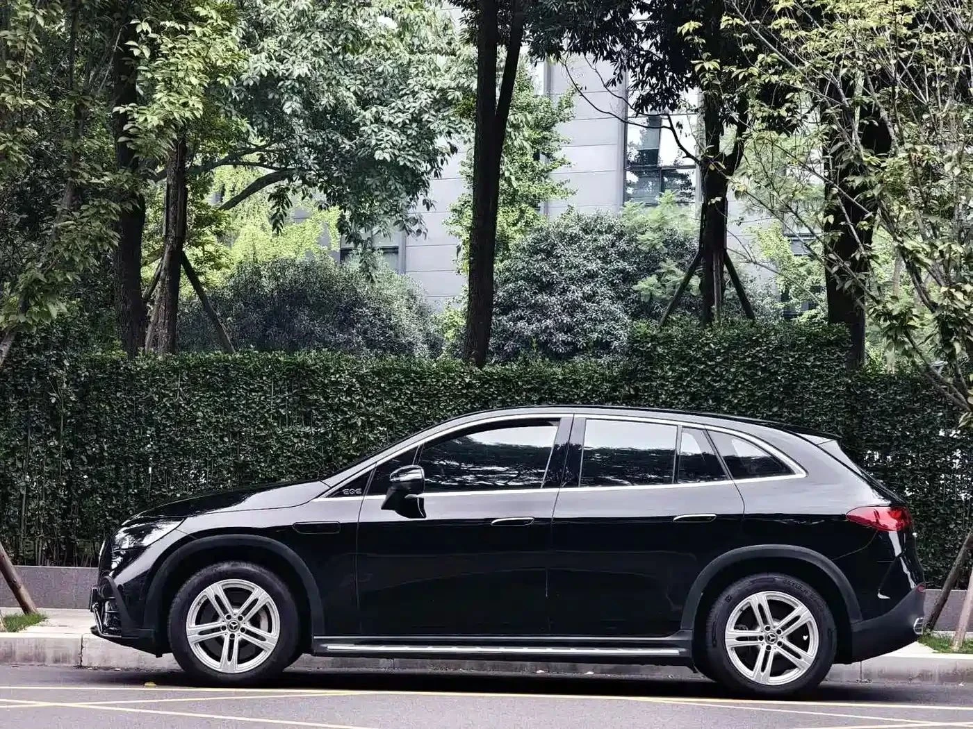 Mercedes-Benz EQE, снимка 2 - Автомобили и джипове - 56705829