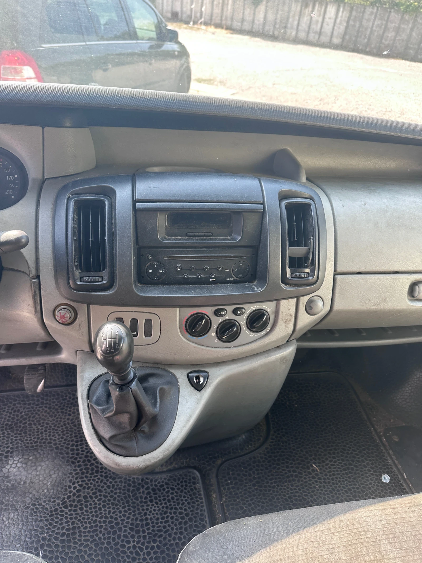 Renault Trafic 2.0TDI - 6-����� - �������� | Mobile.bg � ����������� 11