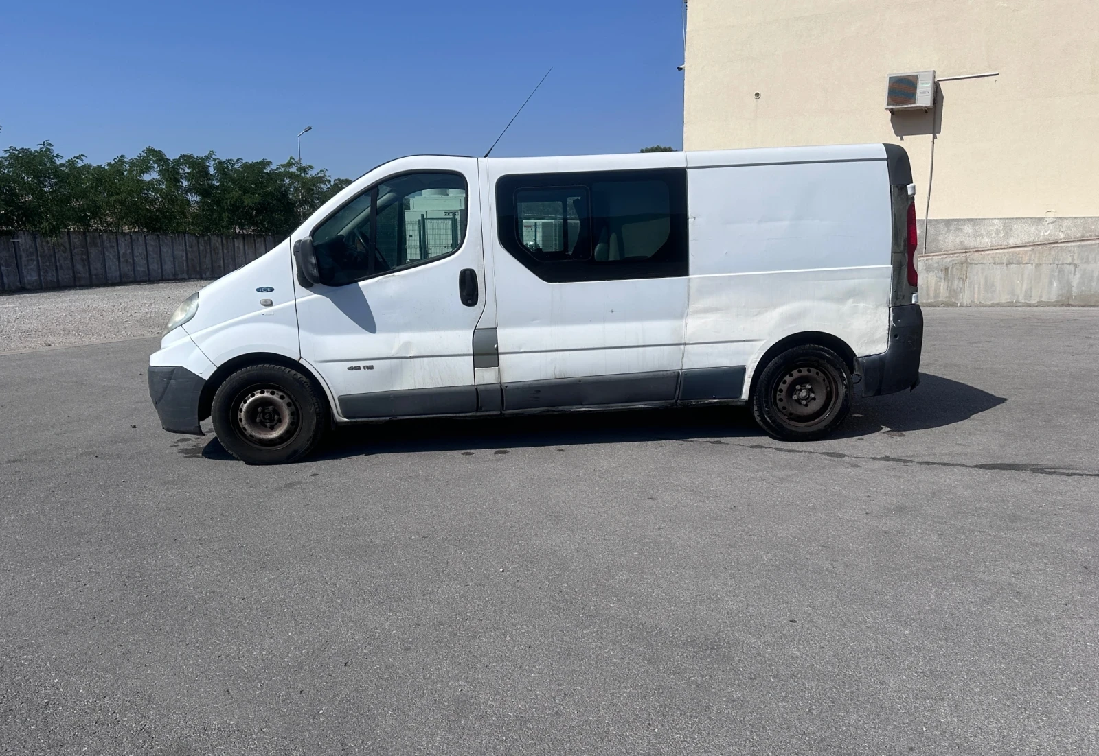 Renault Trafic 2.0TDI - 6-МЕСТА - КЛИМАТИК - изображение 8