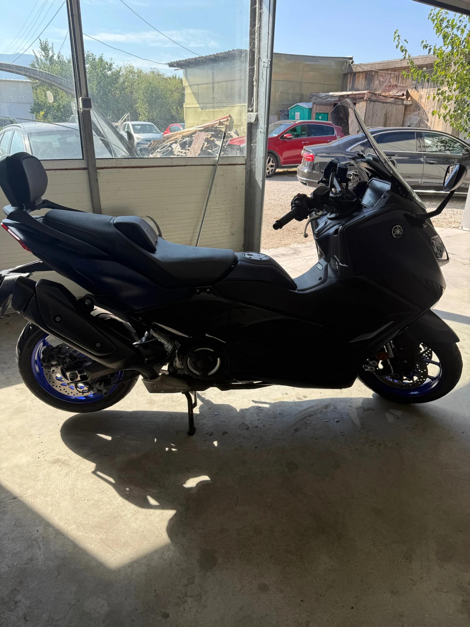 Yamaha T-max 560i- 9900km New New - изображение 8
