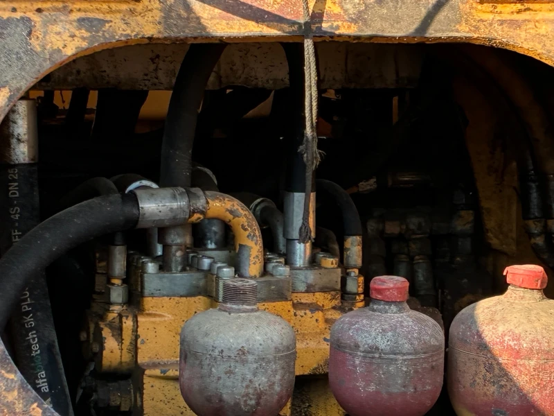 Челен товарач Liebherr 541, снимка 6 - Индустриална техника - 51287534