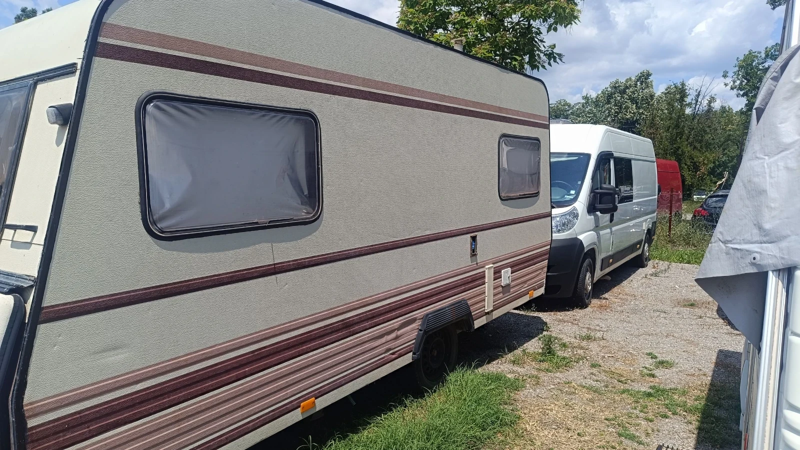 Каравана Dethleffs 450 с форселт  - изображение 2