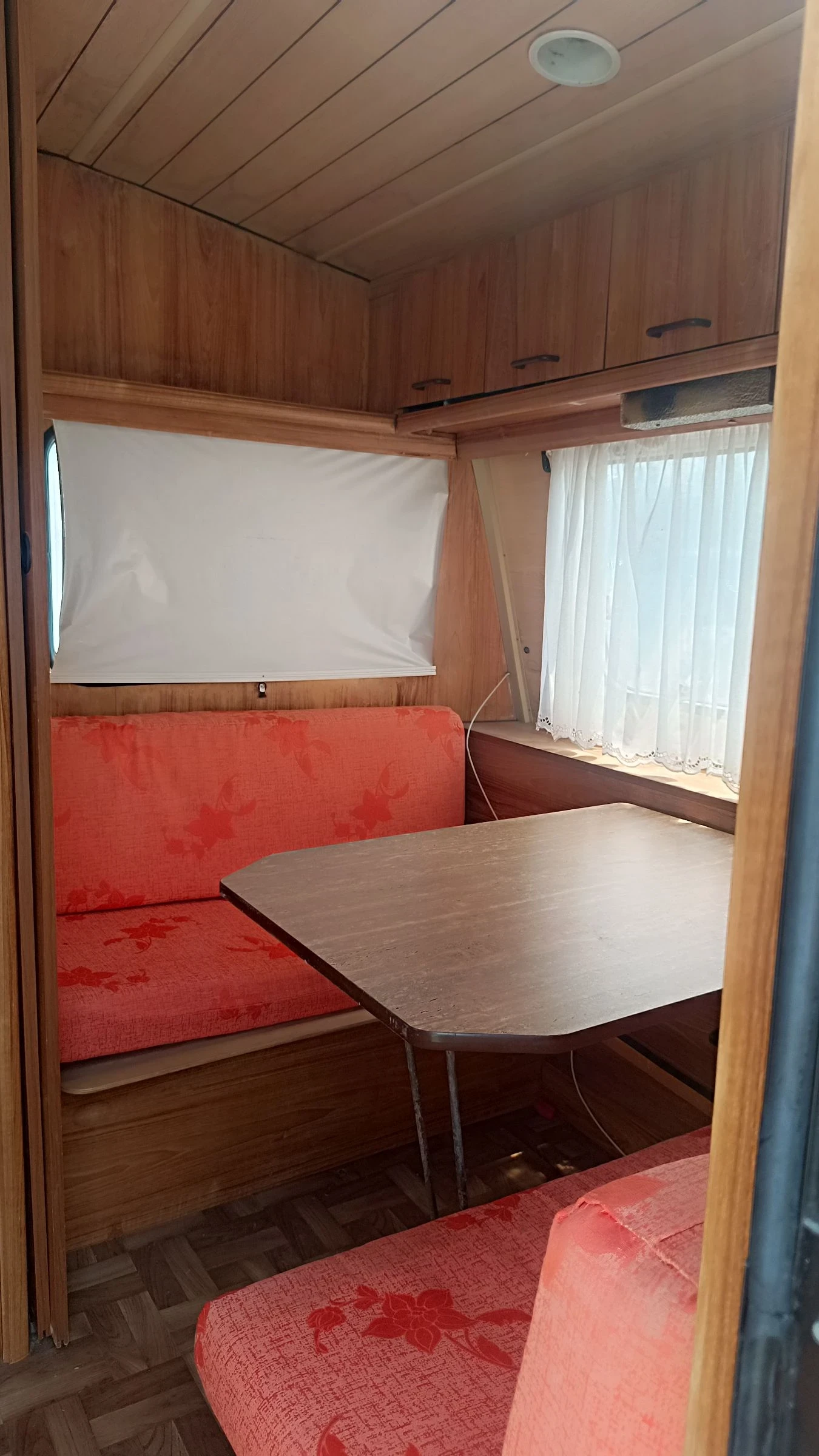 Каравана Dethleffs 450 с форселт  - изображение 4
