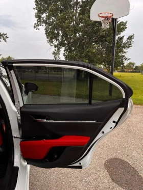 Toyota Camry XSE, снимка 16