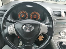 Toyota Auris 1.4, снимка 7 - Автомобили и джипове - 45355873