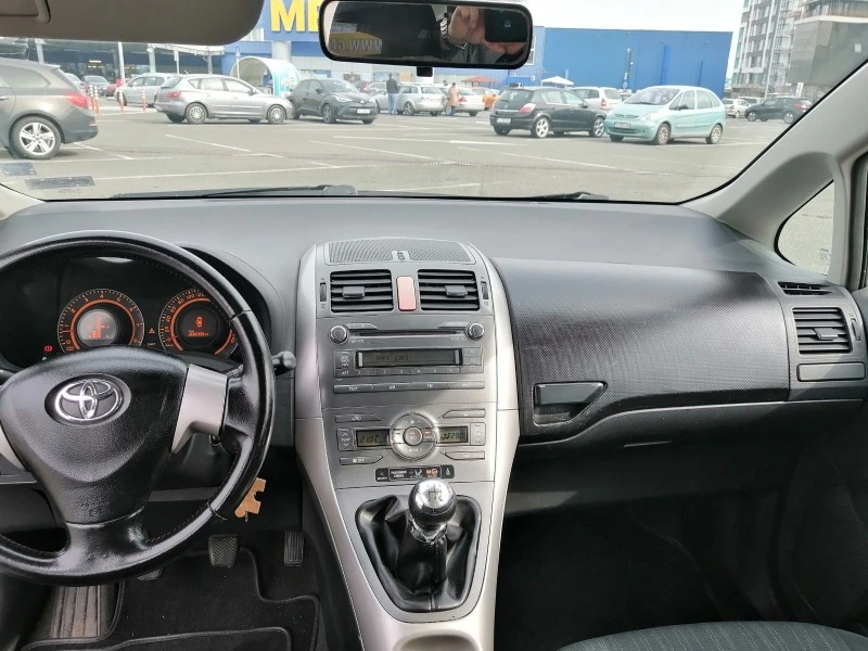 Toyota Auris 1.4, снимка 14 - Автомобили и джипове - 49151993