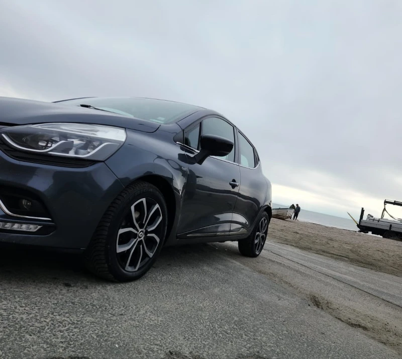 Renault Clio, снимка 2 - Автомобили и джипове - 48294994