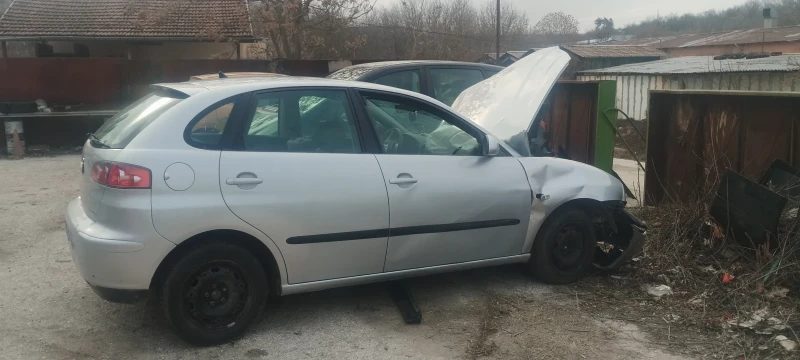 Seat Ibiza 1.4, снимка 2 - Автомобили и джипове - 48692180