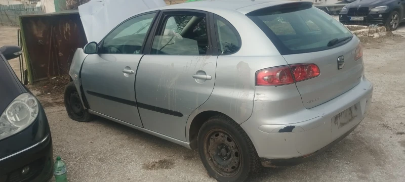 Seat Ibiza 1.4, снимка 3 - Автомобили и джипове - 48692180