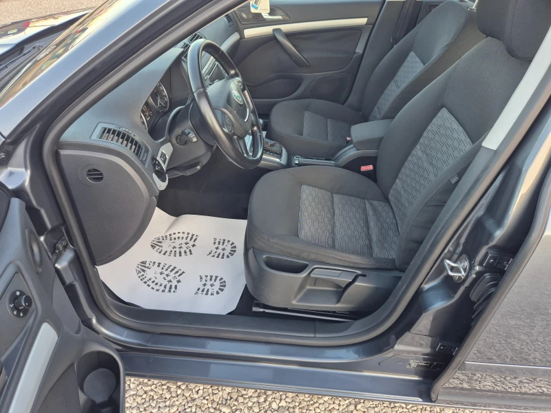 Skoda Octavia 1.6TDI Avtomat, снимка 8 - Автомобили и джипове - 51739787