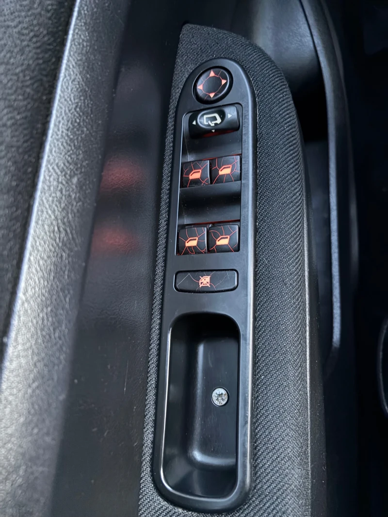 Peugeot 307 1.6HDI/Италия/ 234 000км, снимка 10 - Автомобили и джипове - 52555549
