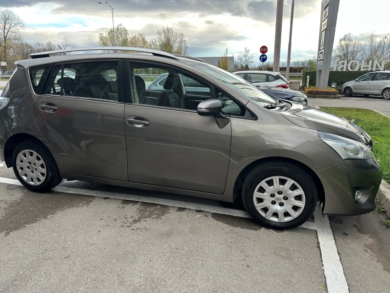 Toyota Verso, снимка 4 - Автомобили и джипове - 52522309