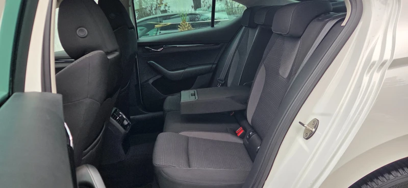 Skoda Octavia ГАРАНЦИЯ  67831km. 2.0TDI, снимка 9 - Автомобили и джипове - 52691161