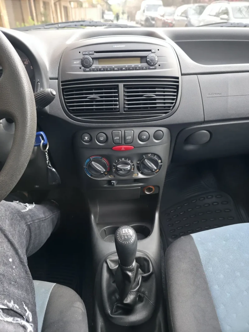 Fiat Punto, снимка 12 - Автомобили и джипове - 52751975