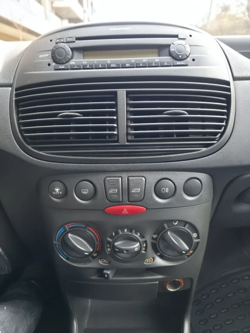 Fiat Punto, снимка 13 - Автомобили и джипове - 52751975