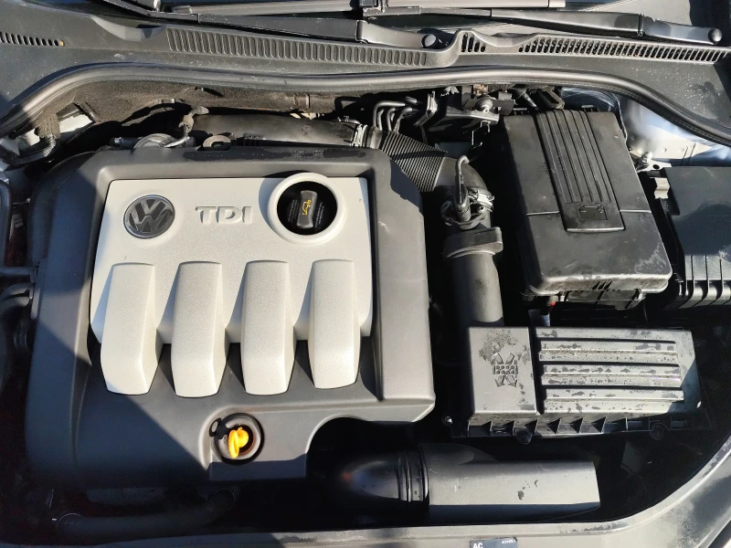 VW Golf 1.9TDi* KLIMATRONIK* , снимка 15 - Автомобили и джипове - 52847199