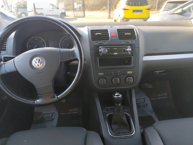 VW Golf 1.9TDi* KLIMATRONIK* , снимка 9 - Автомобили и джипове - 52847199
