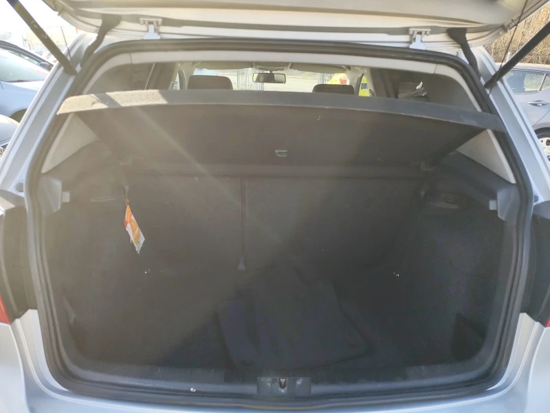 VW Golf 1.9TDi* KLIMATRONIK* , снимка 13 - Автомобили и джипове - 52847199