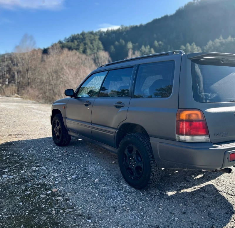 Subaru Forester 2.0/LPG, снимка 4 - Автомобили и джипове - 53357240